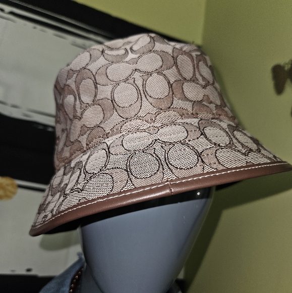 Coach Brown Classic Hat - Picture 1 of 2